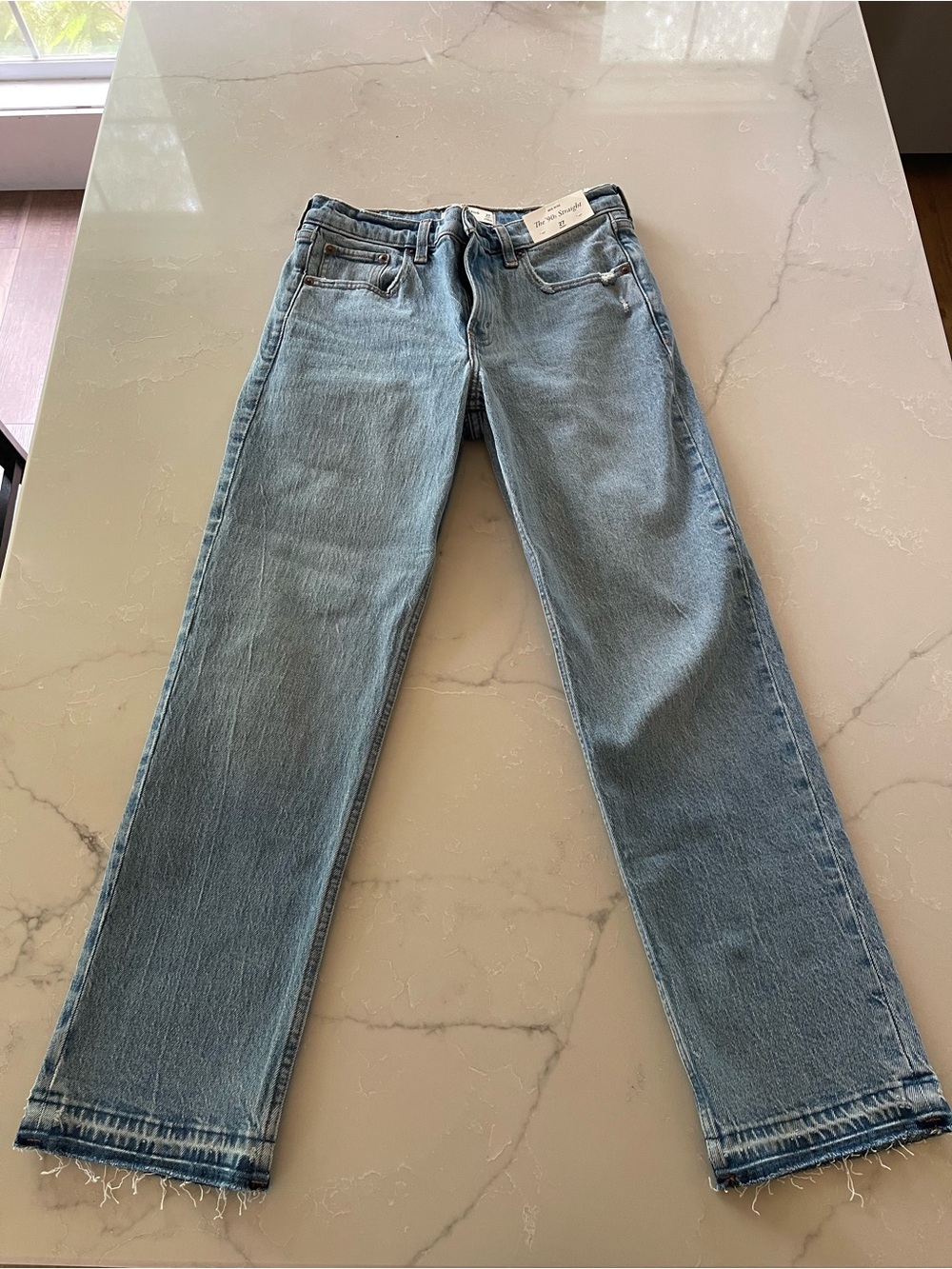 Abercrombie & Fitch Mid Rise 90s Straight Jean